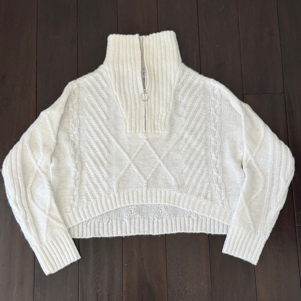 NWT SNDYS White Cropped 3/4 Zip Sweater